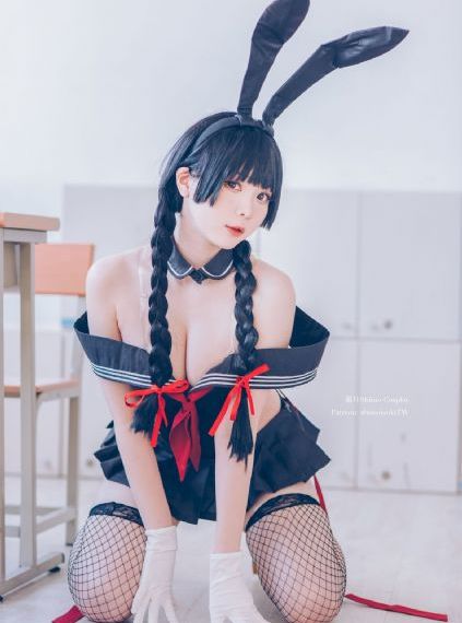《她在丈夫面前被耍了》
