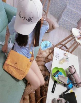 年轻的母亲中文